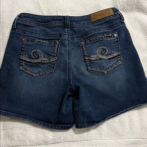 Seven7 Jean shorts size 6